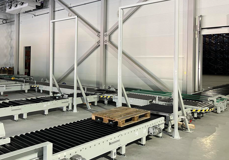 Pallet feeding for storage